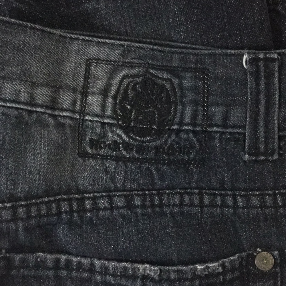 Rock & Republic Men's Relaxed Jeans in Washed Black 38/32 - Picture 3 of 8